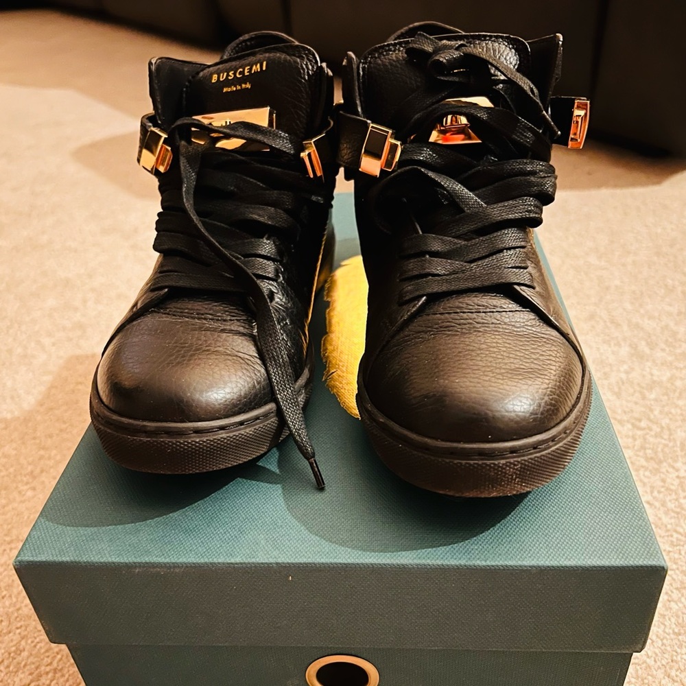 Luxury brand BUSCEMI! In size 38! 99% new!